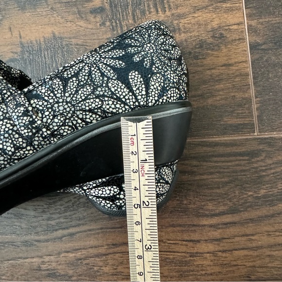 Jambu Miro 7.5 Black and White Floral Wedge Slip On Clogs Comfort Shoe - Picture 10 of 12
